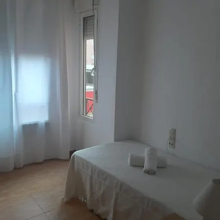 Apartamento Frente A Renfe 아파트 *